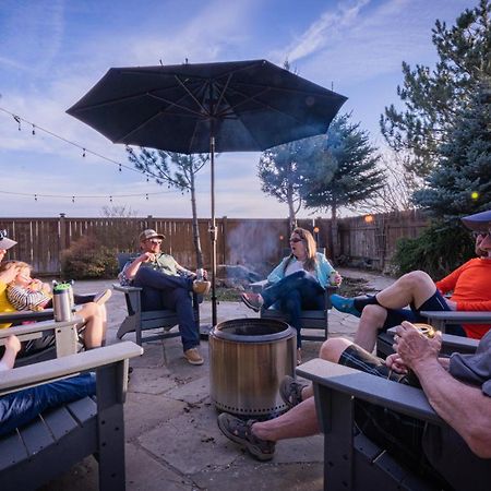 Left Coast Lodge - Pet Friendly Sisters Eksteriør bilde