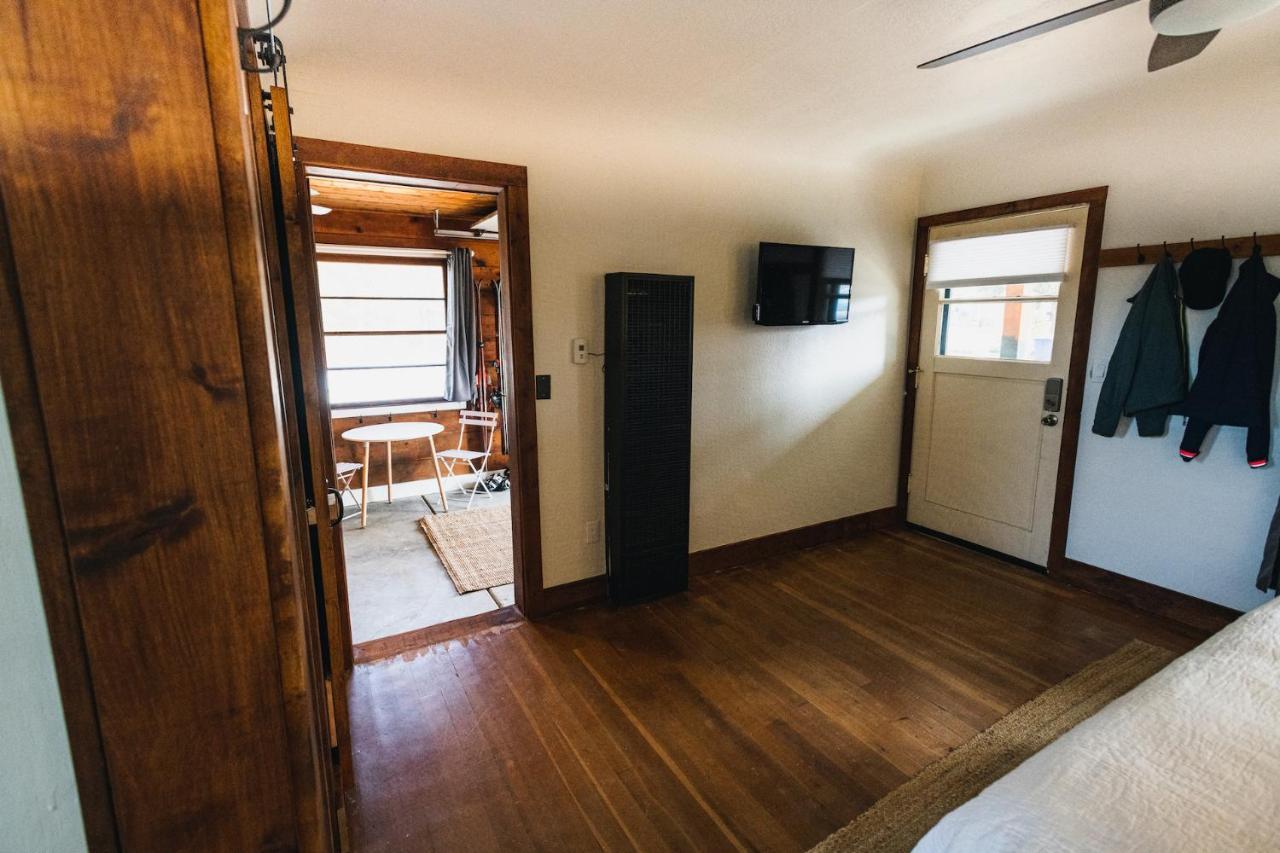 Left Coast Lodge - Pet Friendly Sisters Eksteriør bilde