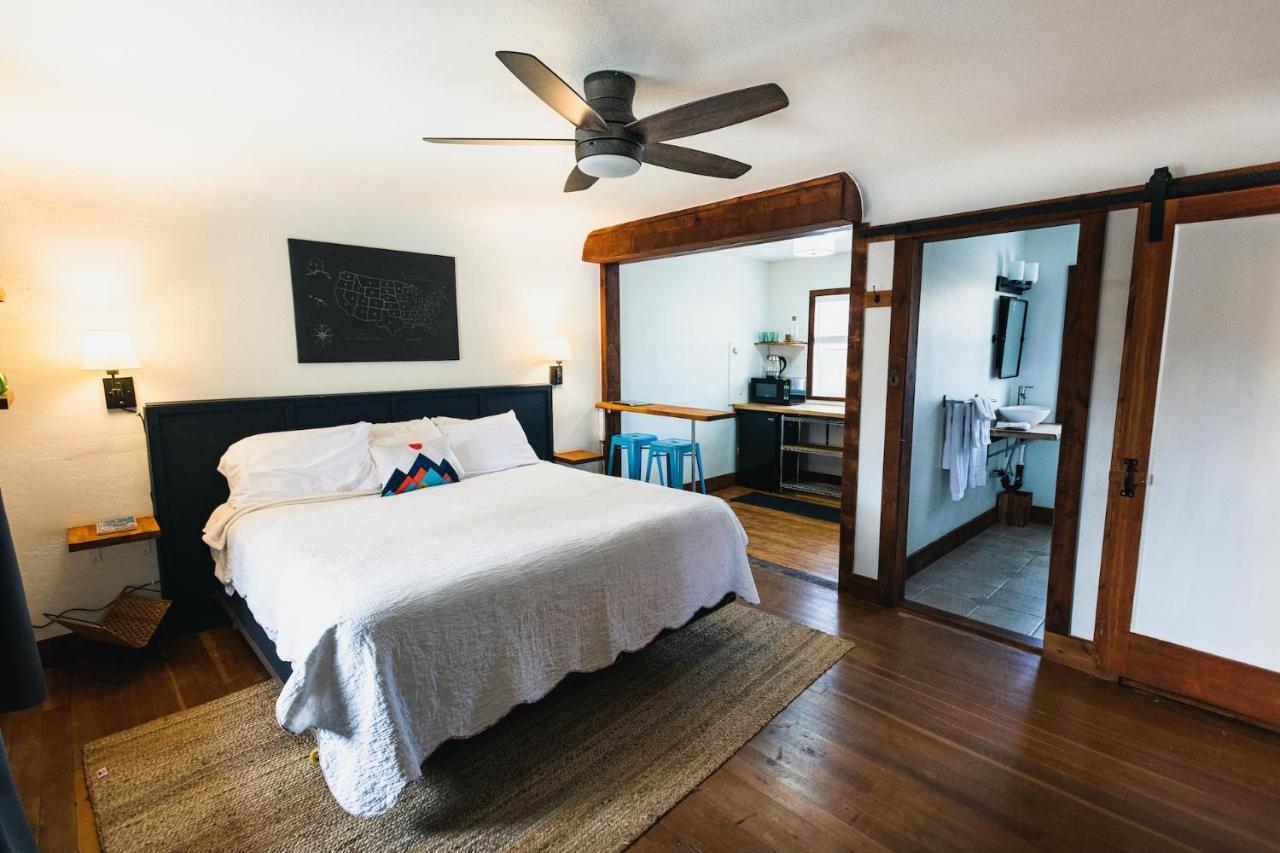 Left Coast Lodge - Pet Friendly Sisters Eksteriør bilde