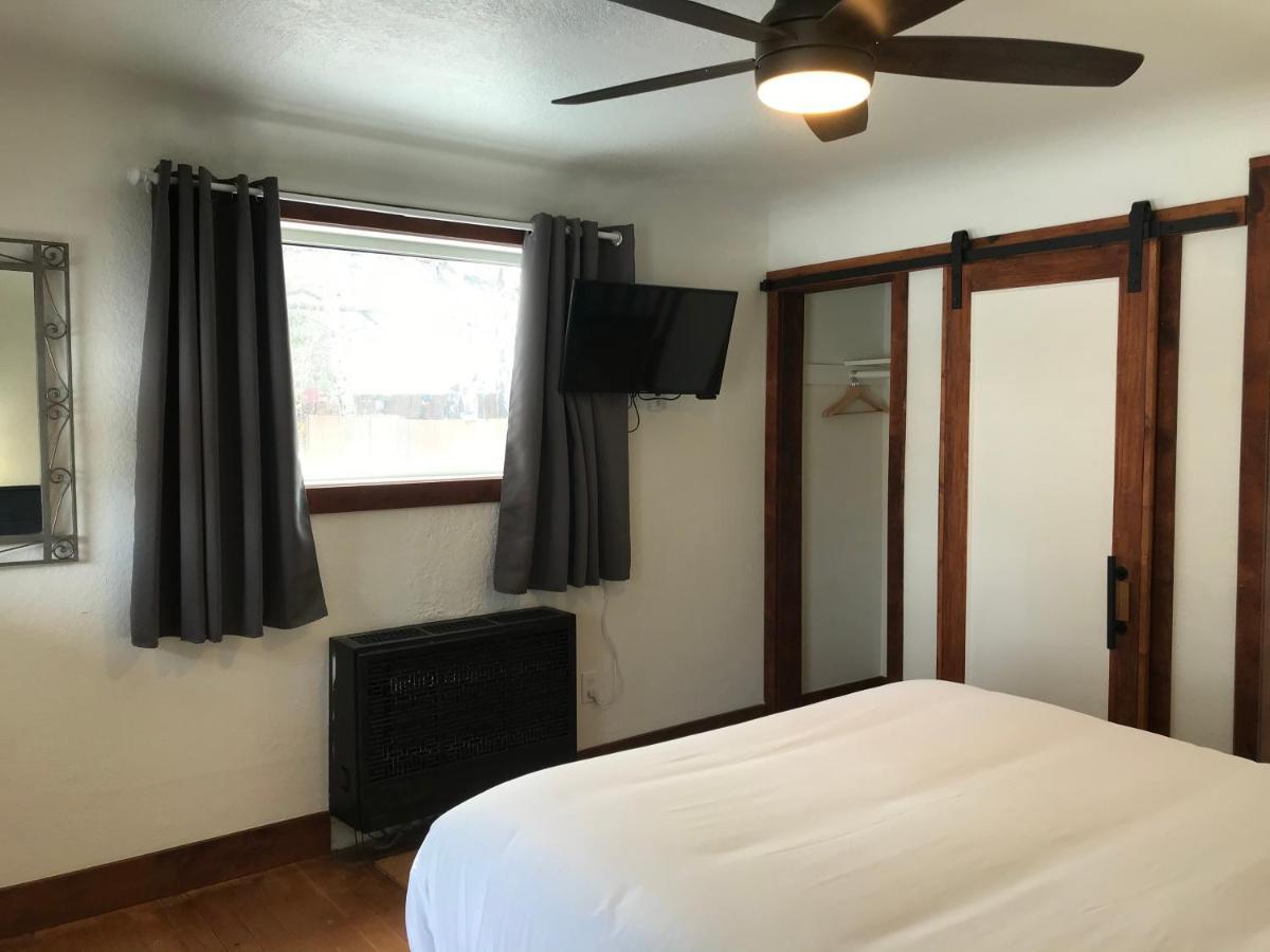 Left Coast Lodge - Pet Friendly Sisters Eksteriør bilde