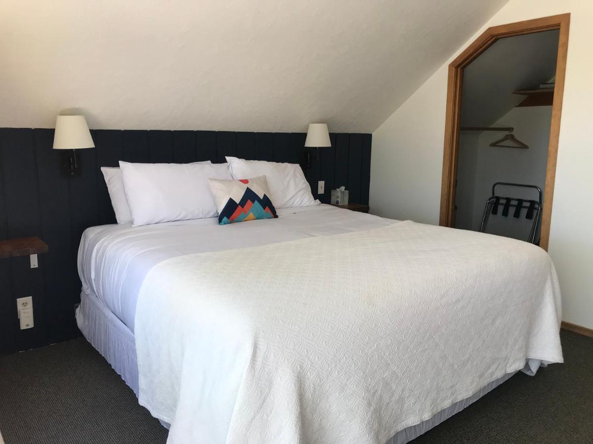Left Coast Lodge - Pet Friendly Sisters Eksteriør bilde