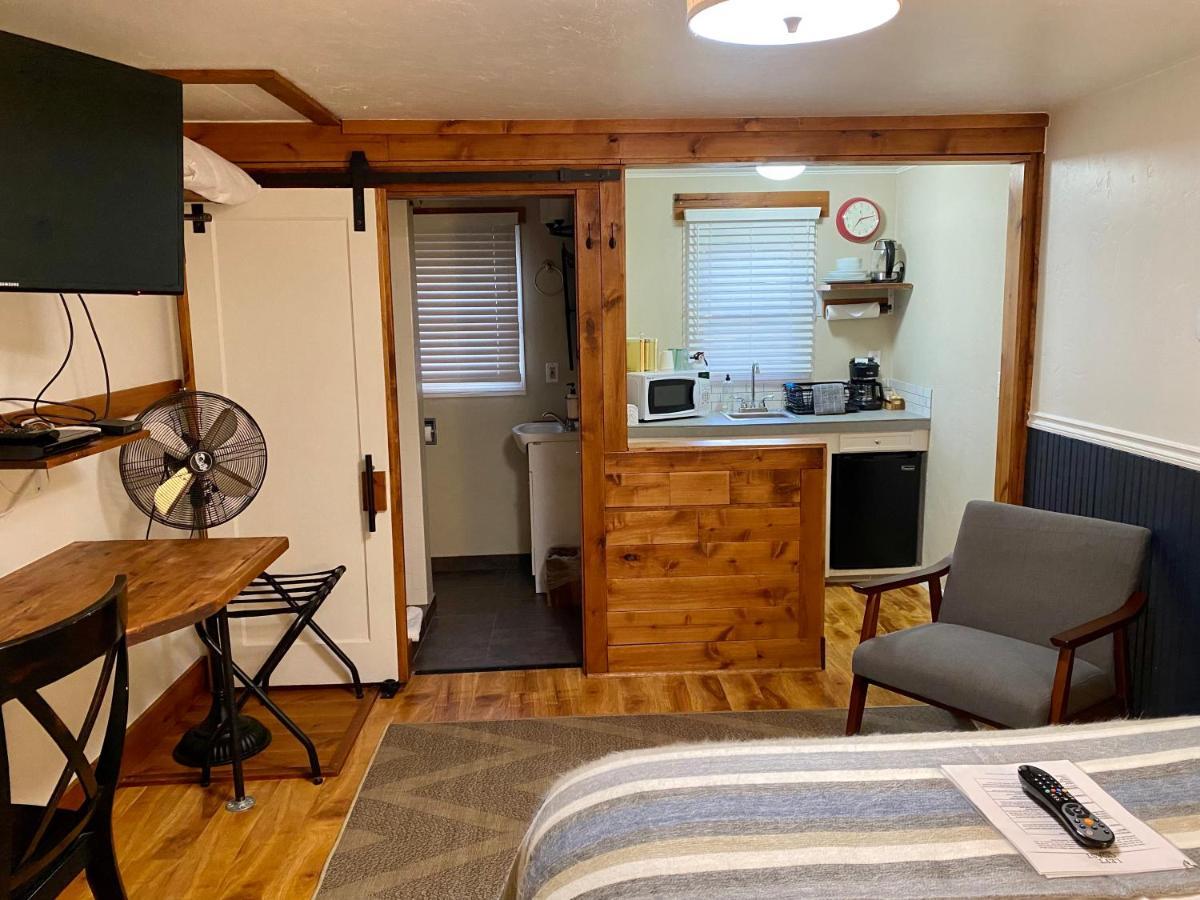 Left Coast Lodge - Pet Friendly Sisters Eksteriør bilde