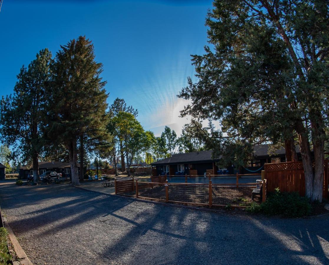 Left Coast Lodge - Pet Friendly Sisters Eksteriør bilde