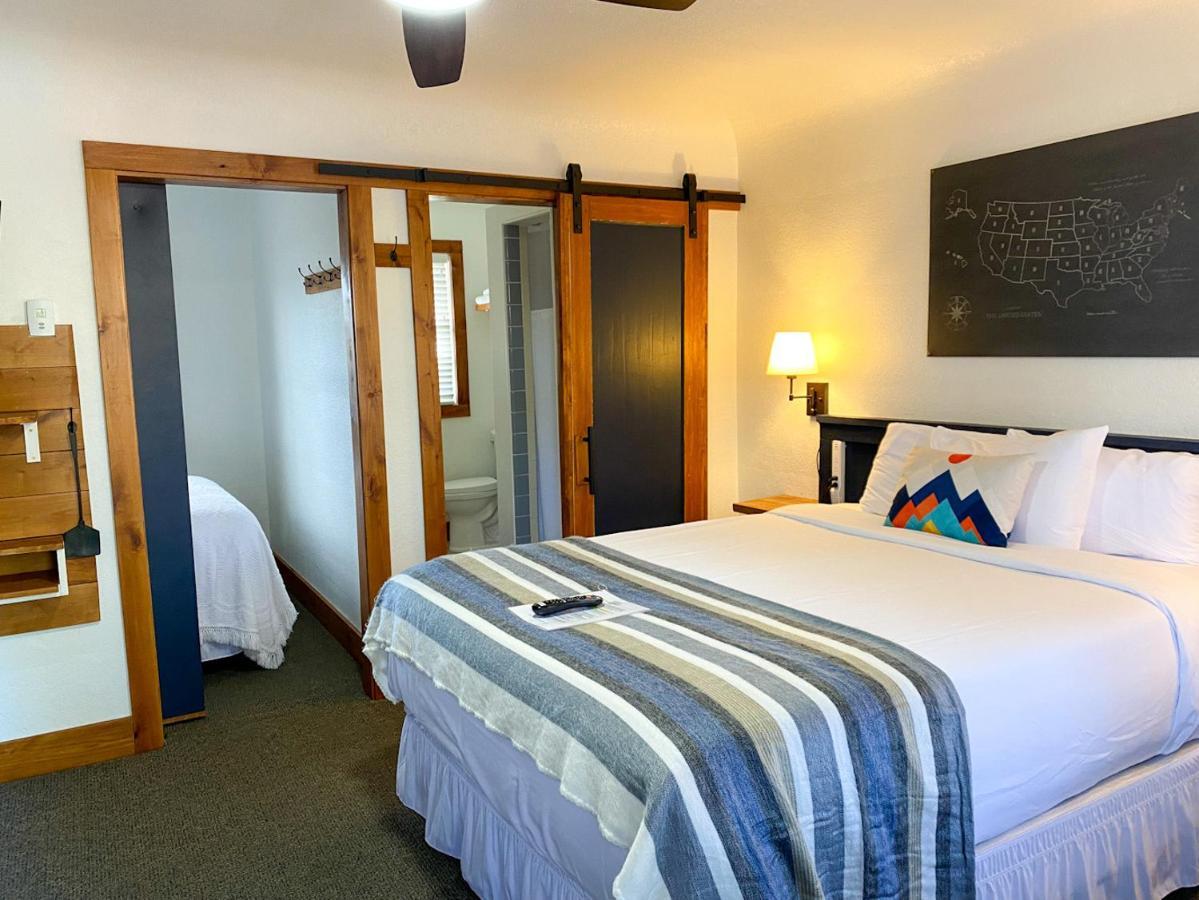 Left Coast Lodge - Pet Friendly Sisters Eksteriør bilde